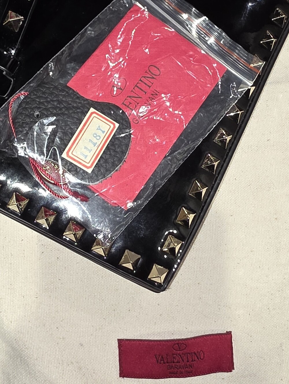 Valentino Black Patent Leather Rockstud Clutch - Picture 4 of 9